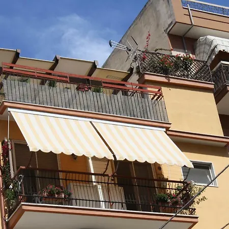 Bed & Breakfast Casa-b&b Bouganville Attico 85 Mq *