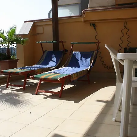 Bed & Breakfast Casa-b&b Bouganville Attico 85 Mq *