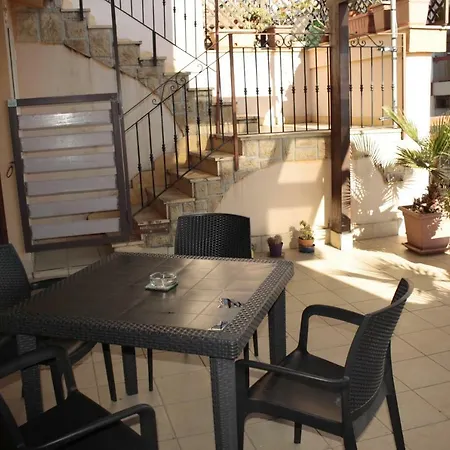Bed & Breakfast Casa-b&b Bouganville Attico 85 Mq *